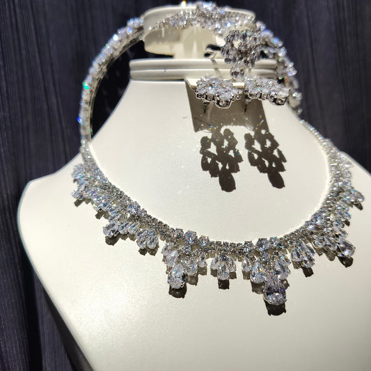 Parure 4 pièces Royal en zircon – Élégance rhodiée et style intemporel