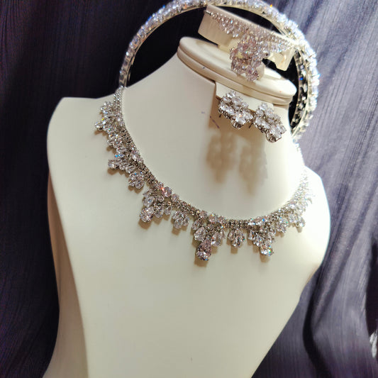 Parure 4 pièces Royal en zircon – Élégance rhodiée et style intemporel